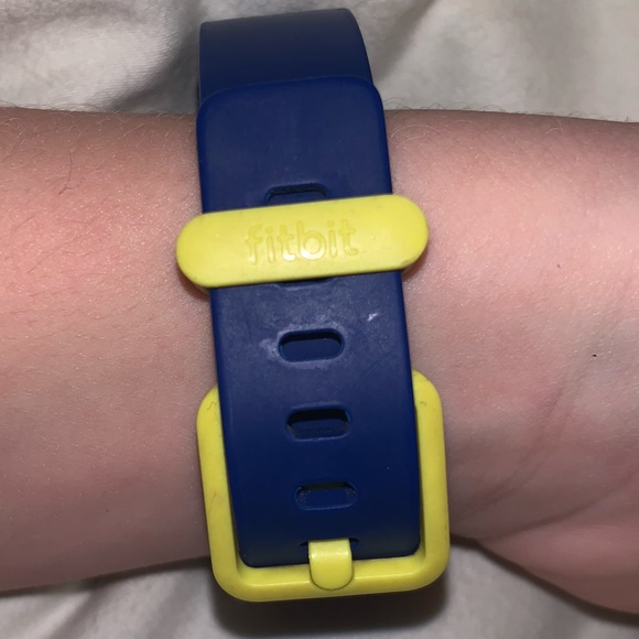 Children’s Fitbit - Picture 2 of 3